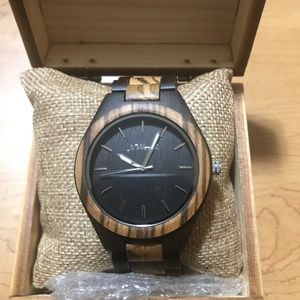 Men Wooden Accesories (Watch, Bow ties, etc)